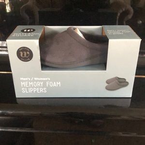 Wayland Square Memory Foam Slippers